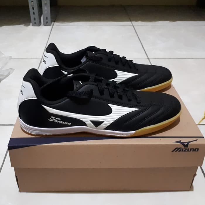 SEPATU FUTSAL MIZUNO ACCELERATOR EXOCET IN BLACK / HITAM ORIGINAL BNIB