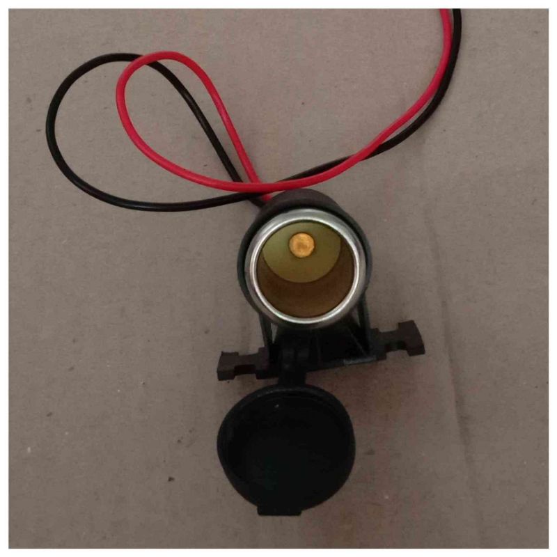 Soket pompa mobil 12 Volt Lubang USB Charger HP GPS motor mobil waterproof