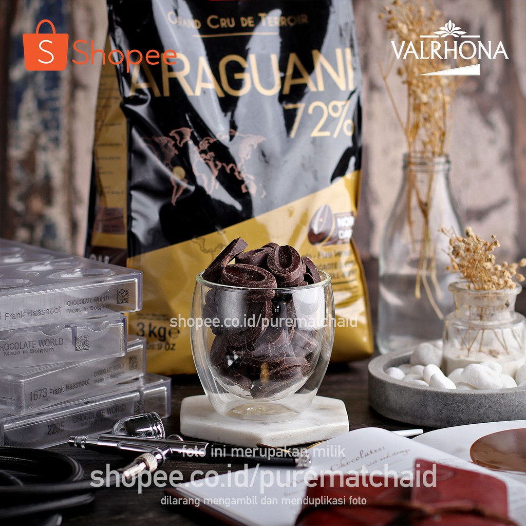 

Valrhona - ARAGUANI 72% 100gr Dark Chocolate Couverture Cokelat Baking Coklat Keping