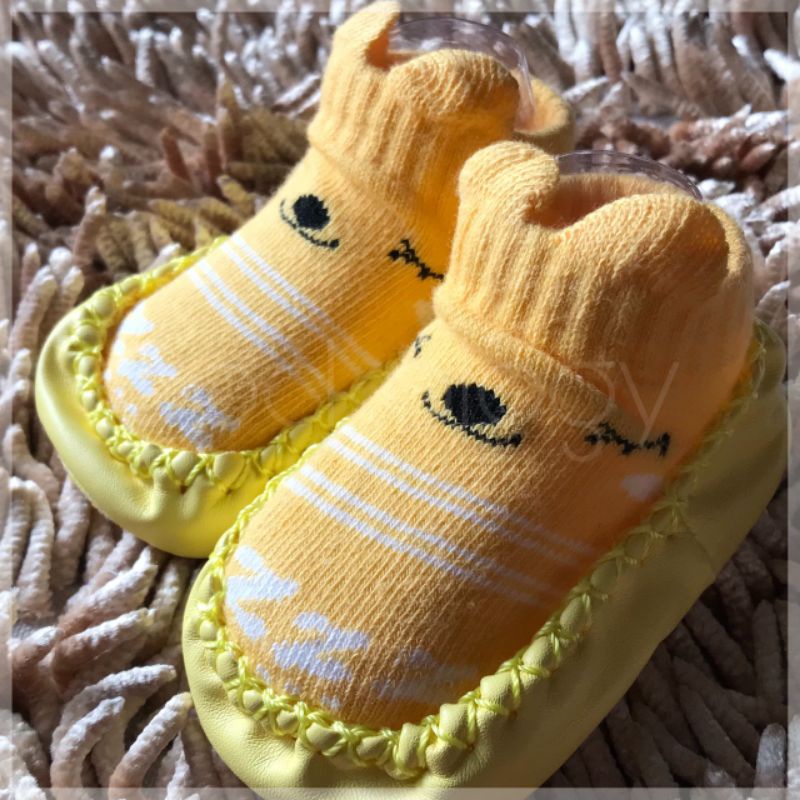 (Min 3pcs @16.750) Sepatu bayi / semi skidders baby shoes (kaos kaki belajar jalan)