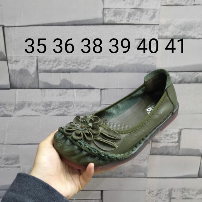 clarks flat earthers original flat shoes army