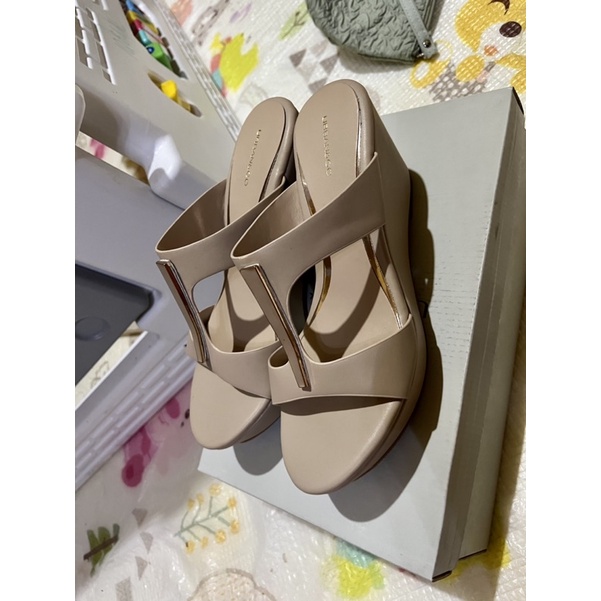 NEW Urban&Co Sendal Wedges Brea Beige Size 37