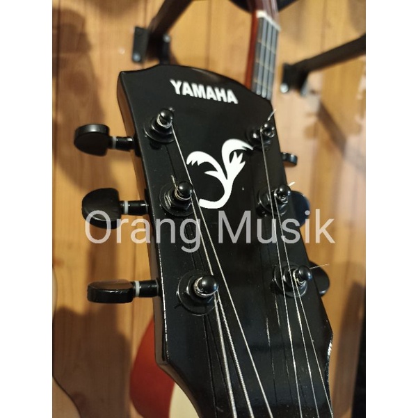 Gitar Akustik Model Yamaha APX Custom Bonus Softcase DLL