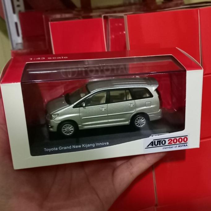 DIECAST MINIATUR MOBIL TOYOTA INNOVA DIECAST INOVA MURAH AUTO2000 1/43 SALE