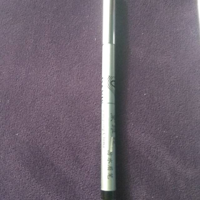 Pinsil alis davis silver harga satuan 10ribuan afa coklat dan hitam,tahan lama  dan waterfroff..ckep