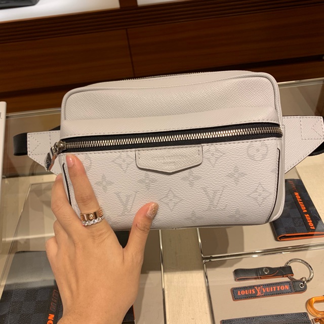 LV BUMBAG DISCOVERY WHITE OFF