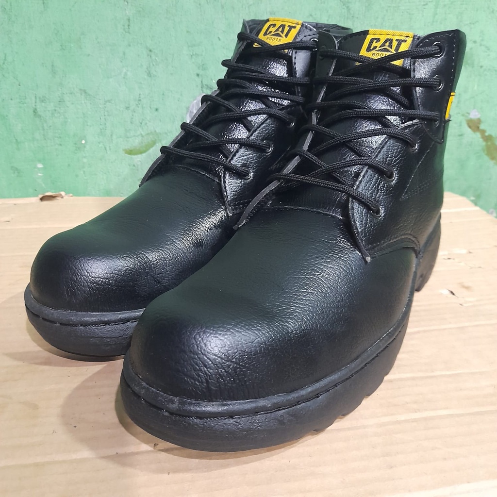 Safety shoes Caterpillar safety boots bromo warna hitam suede