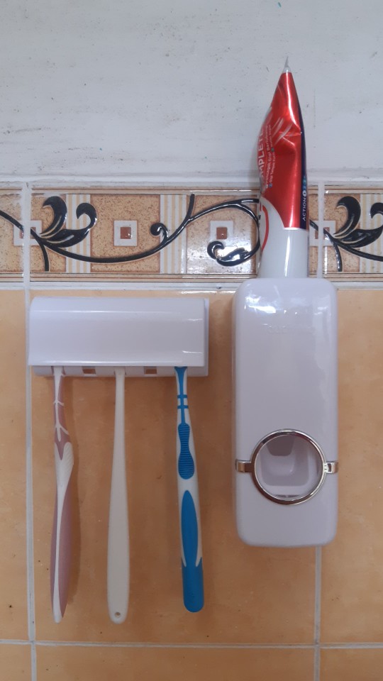 Dispenser Odol + Gantungan Sikat Gigi