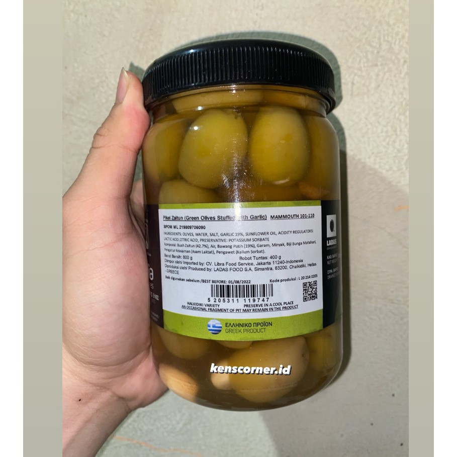 Pikel Zaitun Bawang Putih ( Green Olives Stuffed with Garlic)