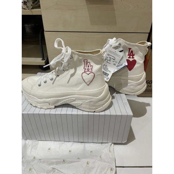 sepatu MLB size 260 original 100% ( uk 40 NEW)