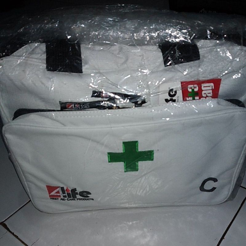 4Life First Aid Kit White Bag Type C