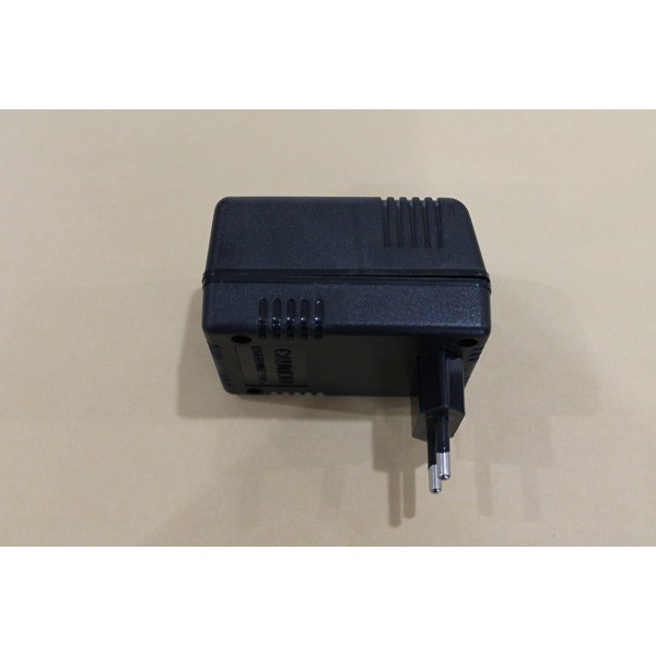 Box plastik untuk adaptor Original