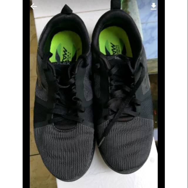 sepatu futsal skechers