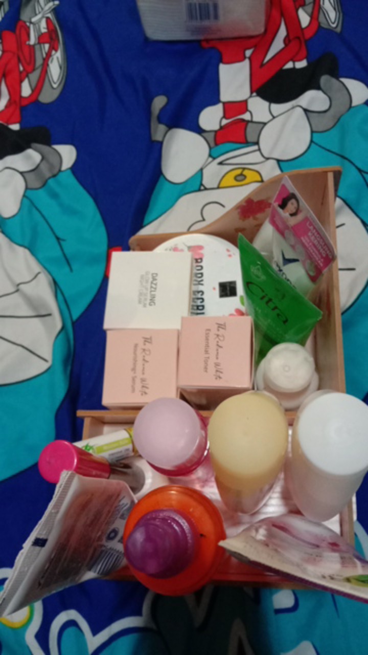 Rak Kosmetik Make Up Organizer Kotak / Wadah Tempat Meja Rias Makeup Serbaguna Multifungsi