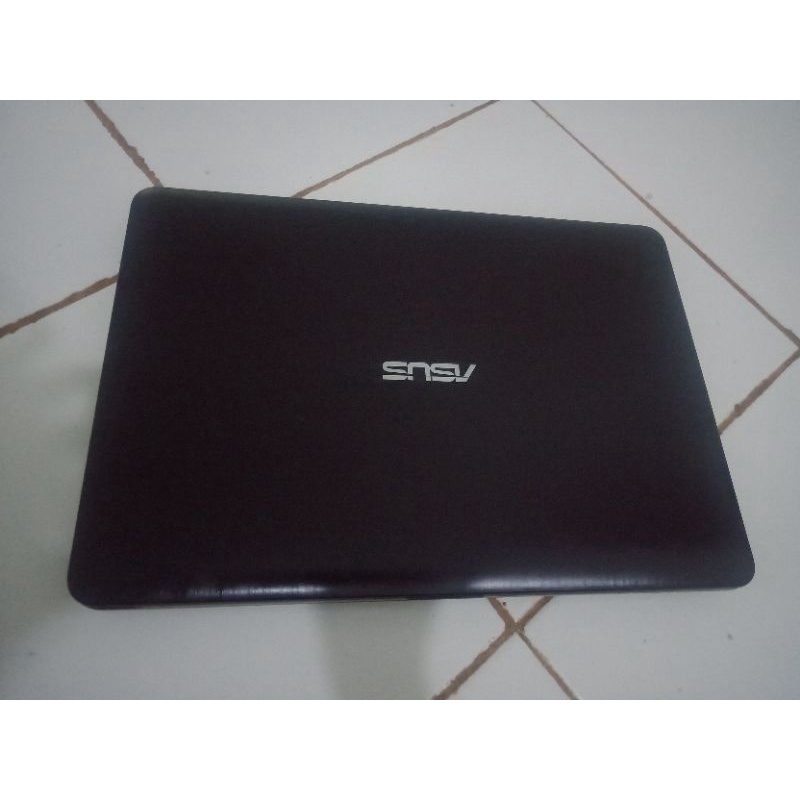 laptop Asus i3 X441u bekas - like new