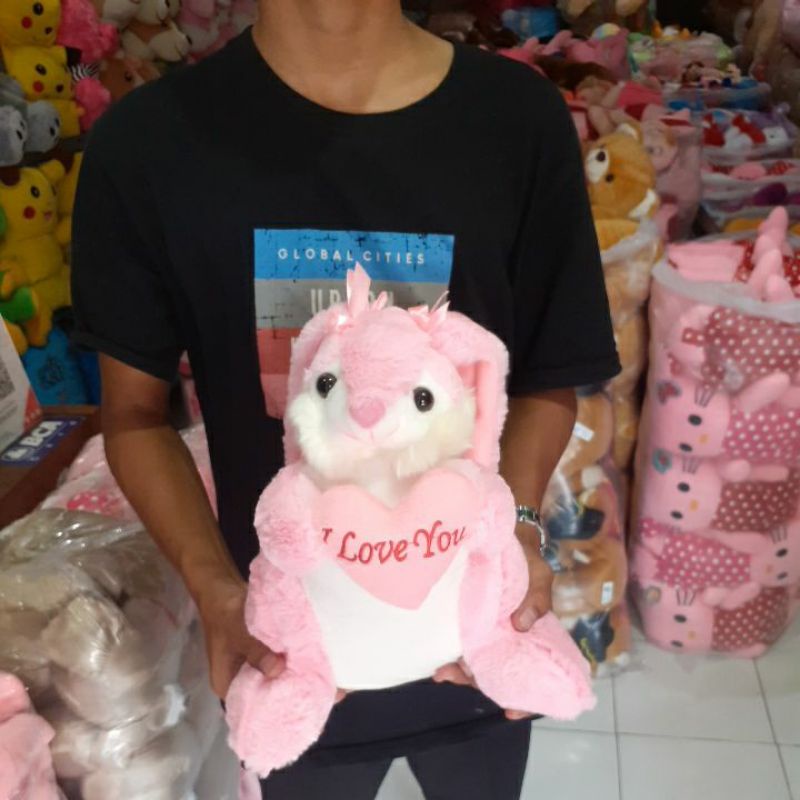 Boneka kelinci love t