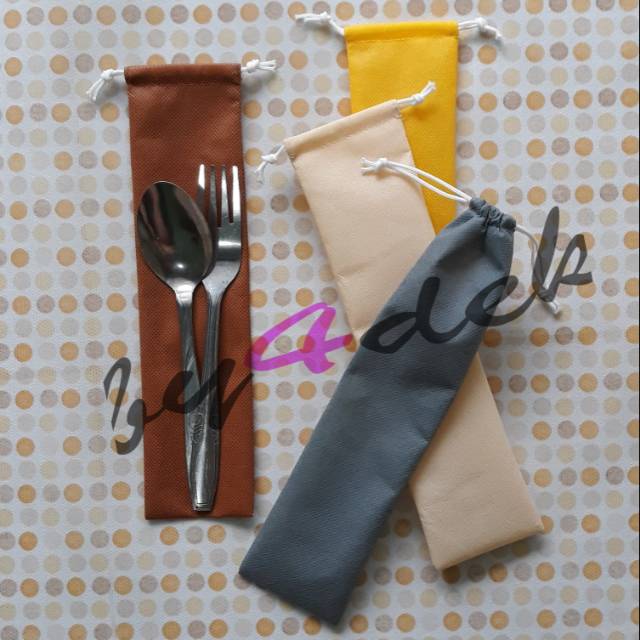 

Kantong/Pouch 6x24cm Serut Spunbond Polos/Goodiebag-Sendok-Straw-Kipas-Souvenir (K26)