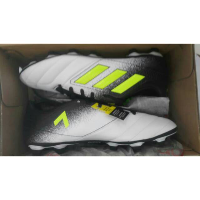 Adidas Ace 17.4