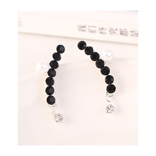 LRC Anting Tusuk Fashion Black Pearl Single Row Diamond Stud Earrings Y63191