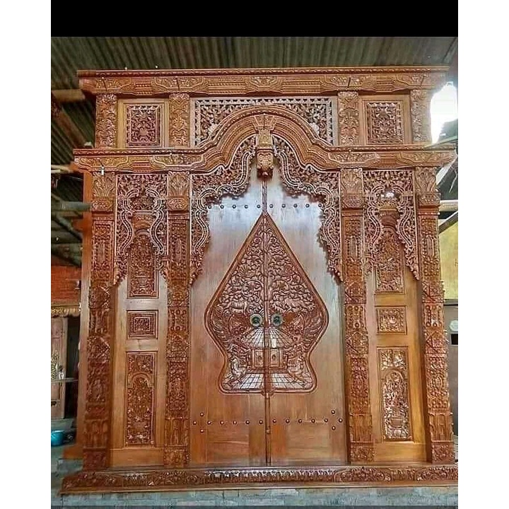pintu gebyok relief wayang