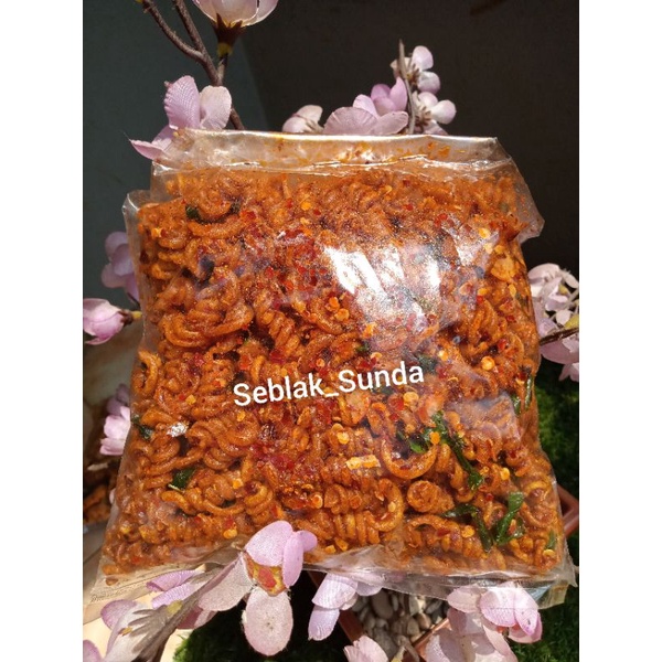 

Makaroni spiral pedas daun jeruk isi 250 gram