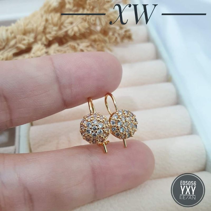 Anting Yaxiya Zircon Bulat Warna Gold E05056