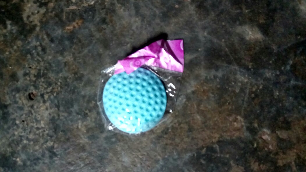 Pengaman Handle Pintu Penahan Handel Pintu Engsel Bulat Dinding Tembok