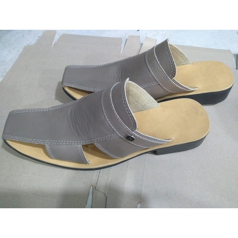 Arisf1 arisf sandal kulit asli/ sandal slop/ sandal cowok/sandal kulit terbaru/ sandal  kulit kekinian