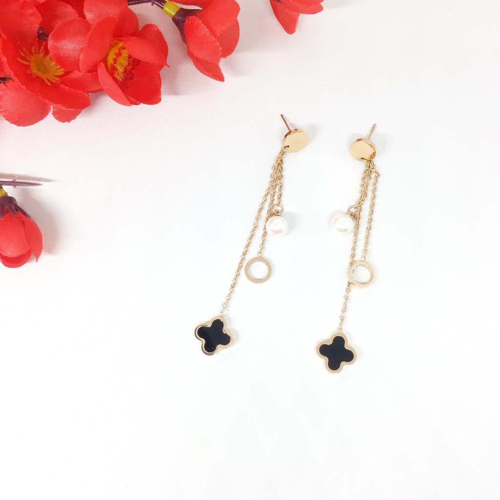 Anting Tusuk Korea Fashion Titanium Jurai Clover Hitam Putih - BE299