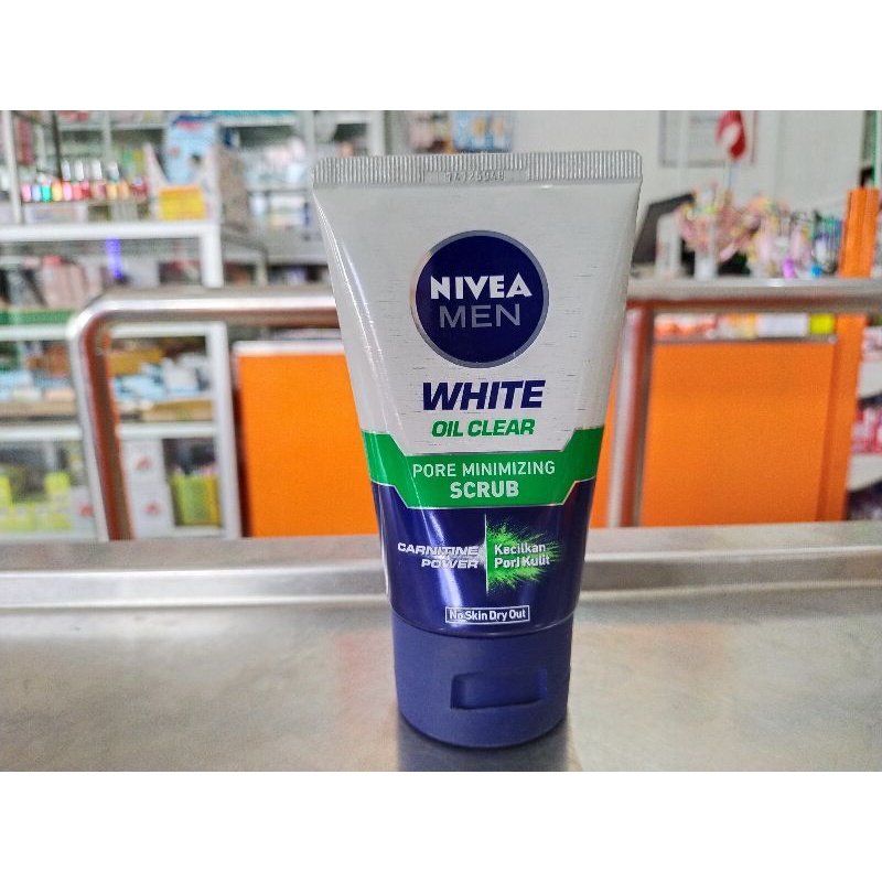NIVEA MEN WHITE OIL CLEAR PORE MINIMIZING SCRUB FACIAL FOAM 100G