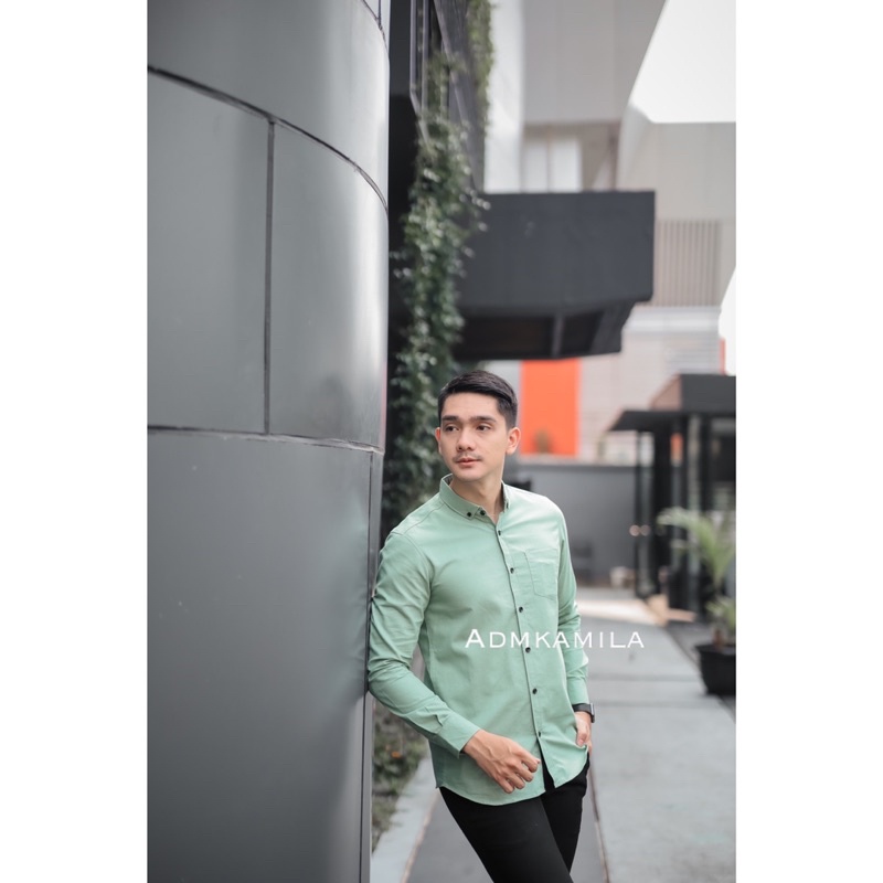 Kemeja pria polos slimfit kasual basic HeM lengan panjang hijau mint sage