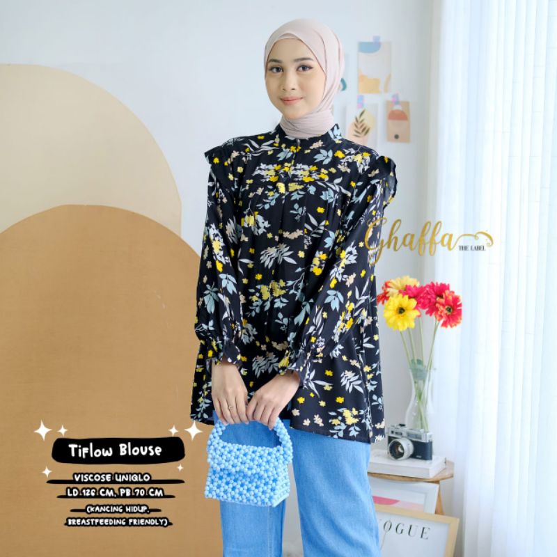 Tiflow blouse motif bunga by ghaffa the label