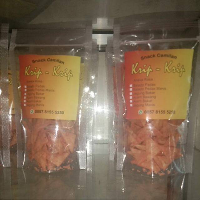 

Kripik pangsit "krip-krip" rasa jangung bakar