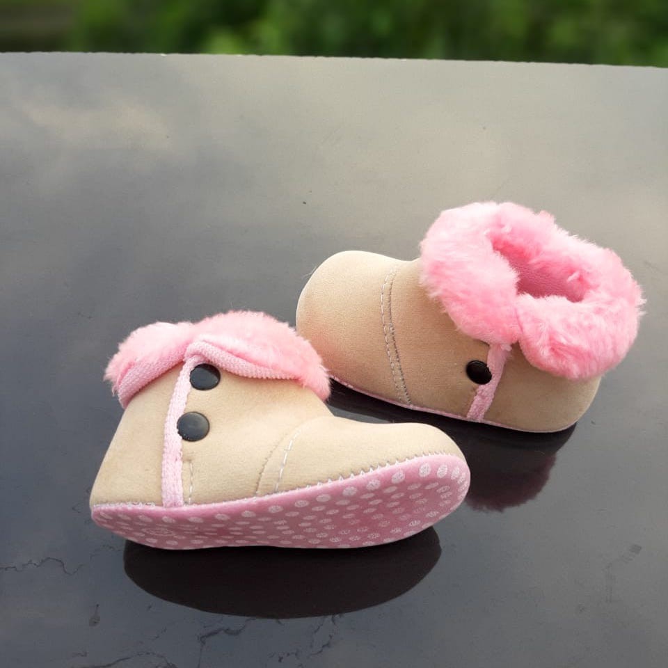 TOKOERS PRP04 Sepatu boot baby bayi new born prewalker anak 1_11 bulan motif bulu bahan lembut