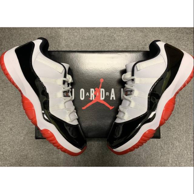 Air Jordan 11 retro low white bred
