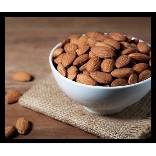 

DISKON TERBATAS !!! ALMOND MENTAH UTUH KUPAS 1KG / RAW ALMOND TERLARIS
