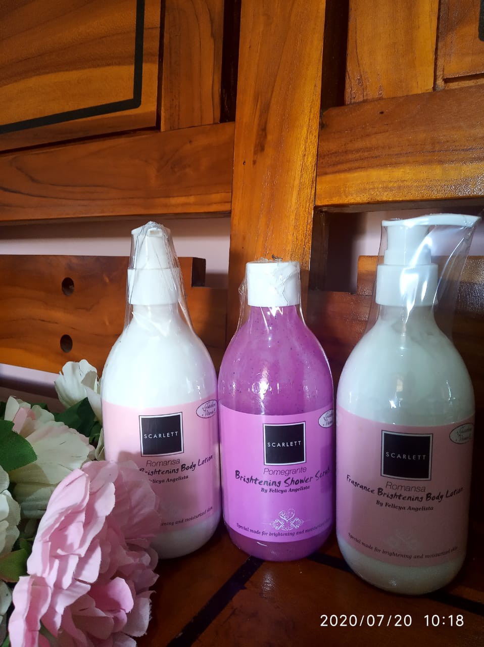 Scarlett Pomegrante Whitening Body Shower By Felicya Angelista