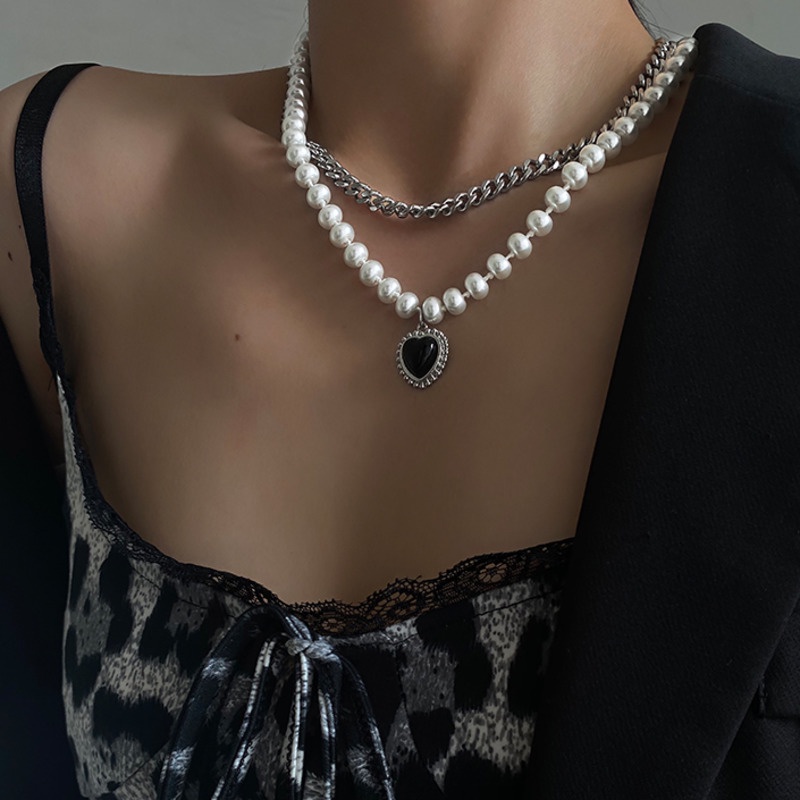 Black Love Pearl Necklace Accessories Light Luxury Clavicle Chain Personality Pendant