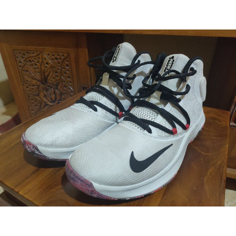 Sepatu Basket Nike Versitile IV Original