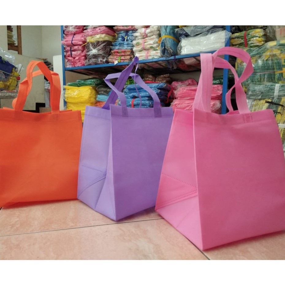 Tas Spunbond Polos Kotak 22x20x27 | Tas Hajatan Mewah | Tas Hajatan Kotak Nasi 22x20x27