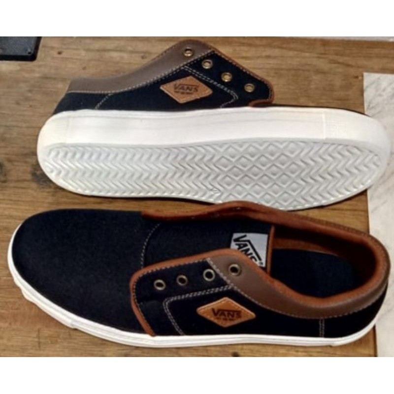 sepatu vans klasik