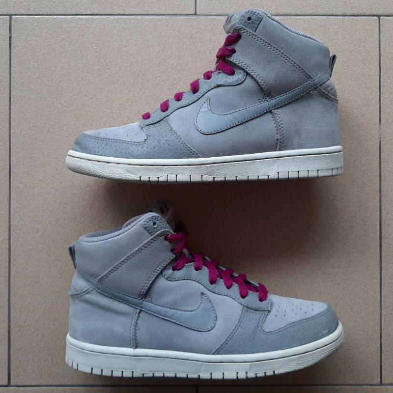 pink and white jordan dunks