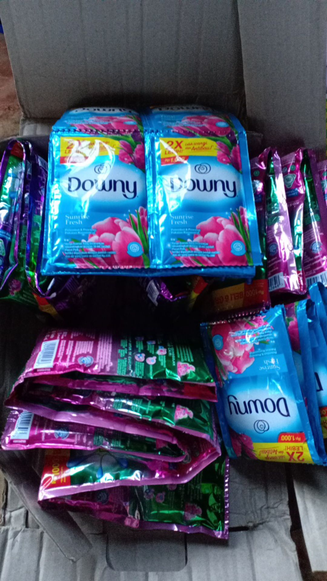 Downy Perfume Collection Pelembut Dan Pewangi Pakaian Sachet