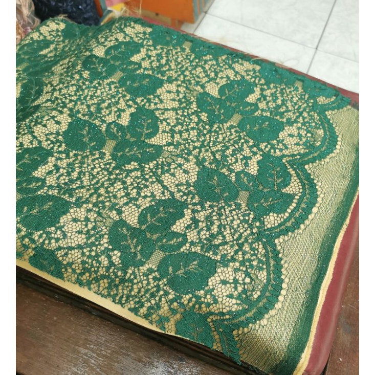 kain brokat/kain brukat/kain broklat motif daun. corneli/cord. murah