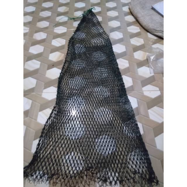 Jaring kempis tempat hasil tangkapan ikan