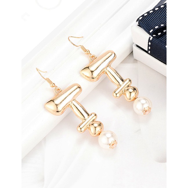 LRC Anting Gantung Fashion Gold Zinc Alloy Pearl Geometric Earrings F69382