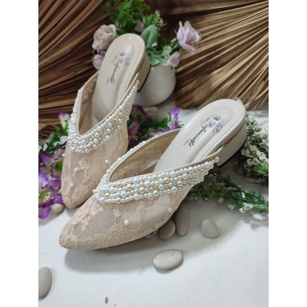 sepatu kathy cream tinggi 3cm