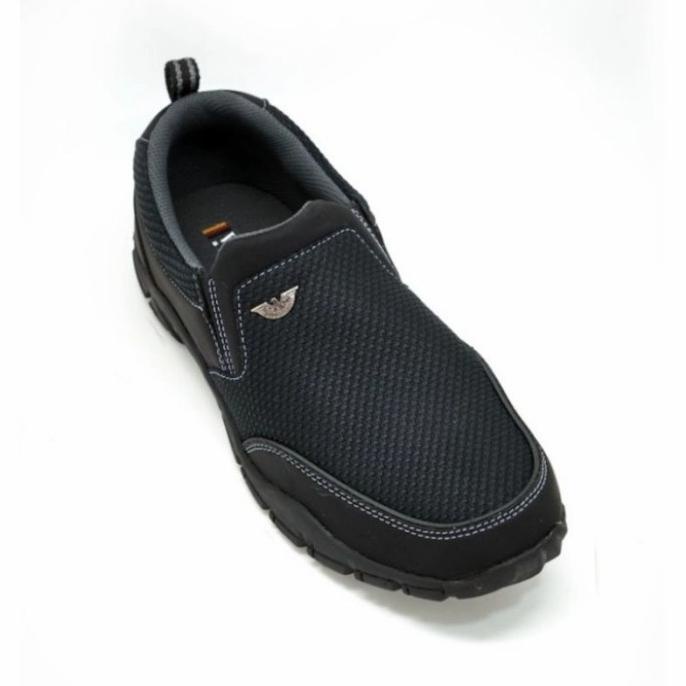 Sepatu Slip ON Casual Weidenmann Walker Hitam