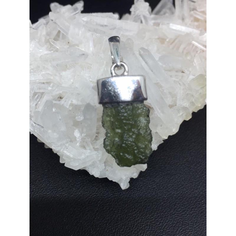 Liontin Moldavite