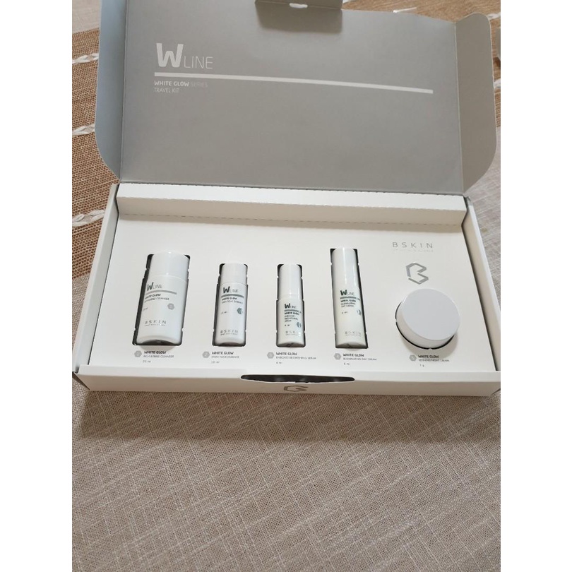 W LINE WHITE GLOW 1 SET TRAVEL KIT BSKIN